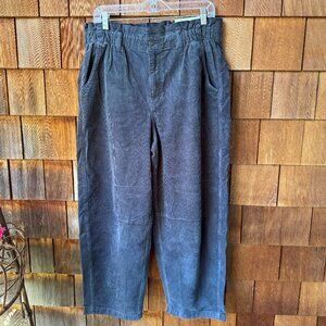 NWT American Eagle Charcoal Grey Stretch Corduroy Barrel Leg Pants in Women's 14